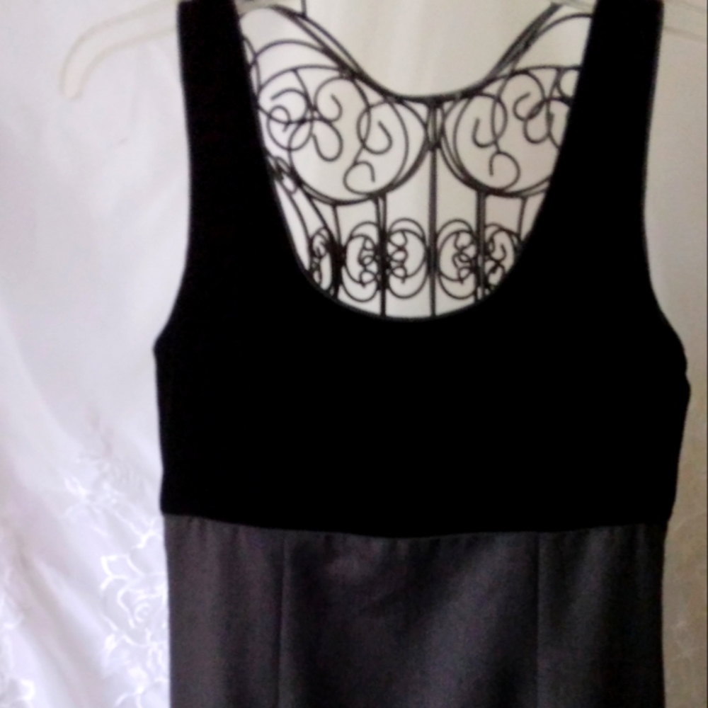 ELEGANT.."JULIANNA COLLEZIONE" 100% WOOL DRESS..SZ.2